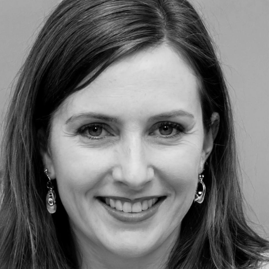 Dr. Anja Weber, Finanzstrategin